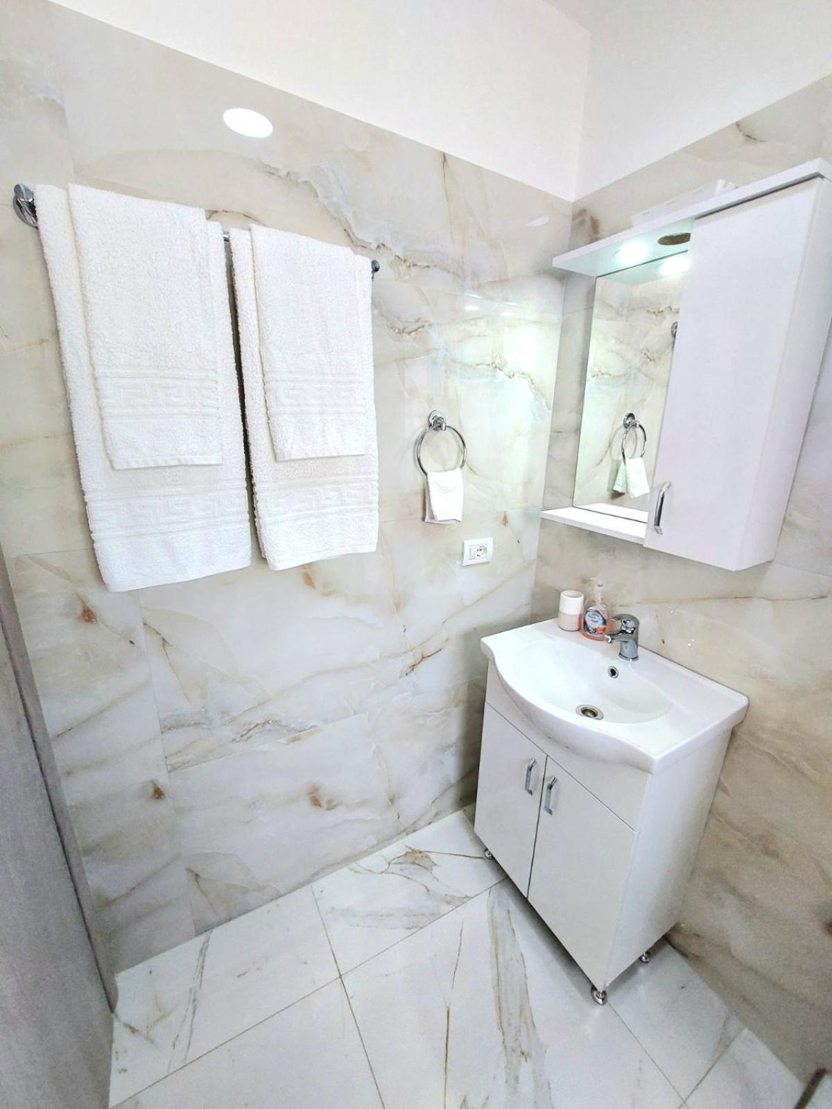 Elizabeth Apartments Himarë Extérieur photo